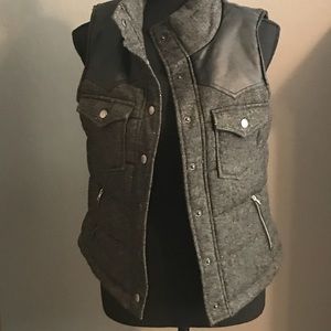 Love Tree Vest Size Small NWOT